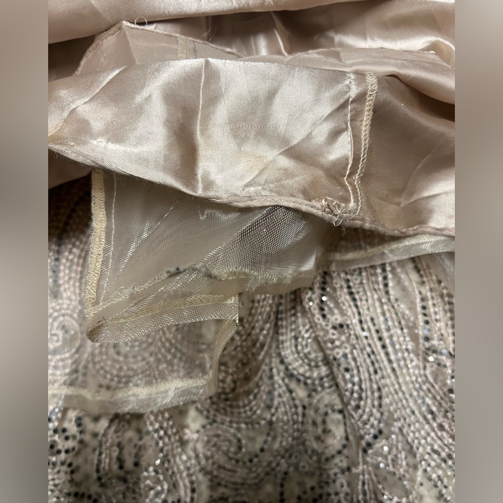 Luxury Party Gown - Picture 13 of 17